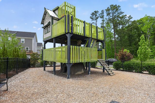 1221 Bradburn Drive, Durham, NC 27713