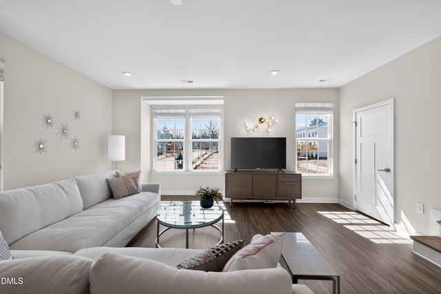 1221 Bradburn Drive, Durham, NC 27713