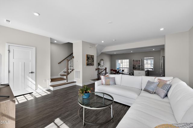 1221 Bradburn Drive, Durham, NC 27713