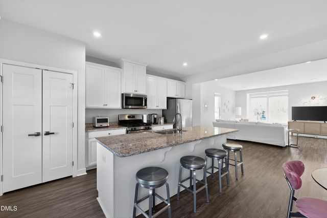 1221 Bradburn Drive, Durham, NC 27713