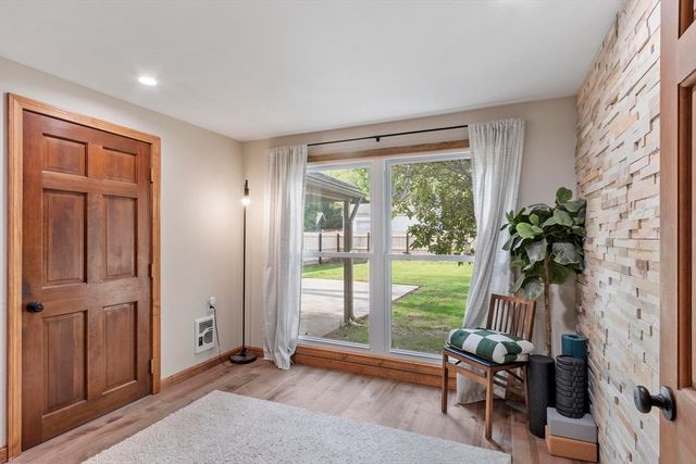 121 Millbury Ave, Millbury, MA 01527