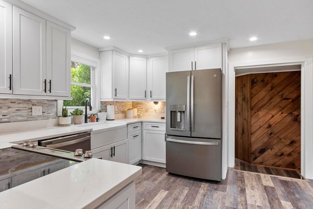 121 Millbury Ave, Millbury, MA 01527