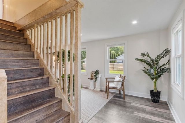 121 Millbury Ave, Millbury, MA 01527
