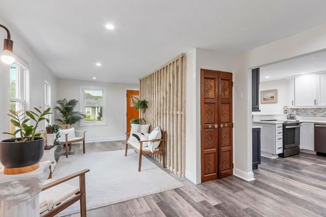 121 Millbury Ave, Millbury, MA 01527