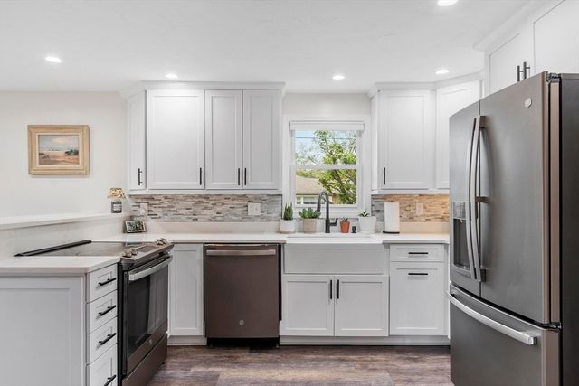 121 Millbury Ave, Millbury, MA 01527