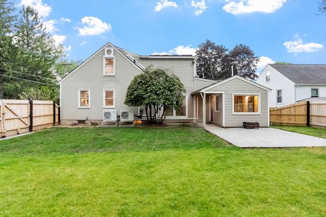 121 Millbury Ave, Millbury, MA 01527