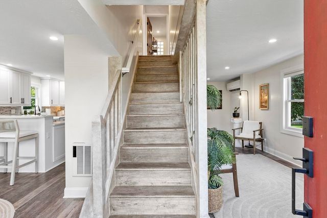 121 Millbury Ave, Millbury, MA 01527