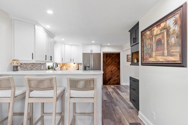 121 Millbury Ave, Millbury, MA 01527