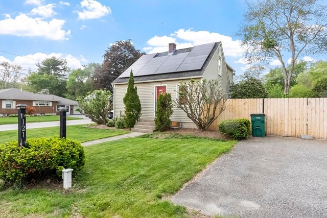 121 Millbury Ave, Millbury, MA 01527
