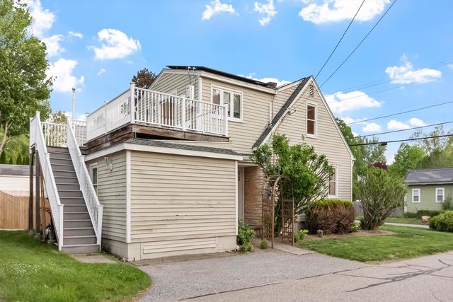 121 Millbury Ave, Millbury, MA 01527