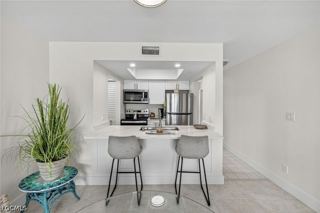 200 Lenell RD 214, Fort Myers Beach, FL 33931