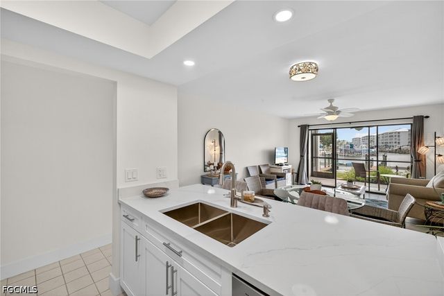 200 Lenell RD 214, Fort Myers Beach, FL 33931