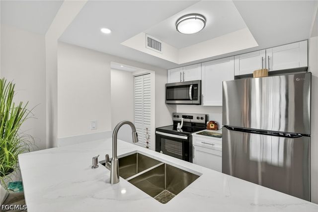 200 Lenell RD 214, Fort Myers Beach, FL 33931