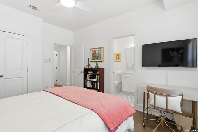 208 Grandview Pl Apt 2, Alamo Heights, TX 78209