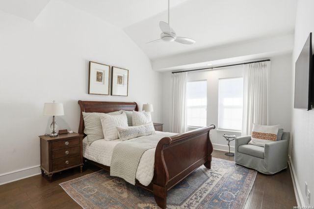 208 Grandview Pl Apt 2, Alamo Heights, TX 78209