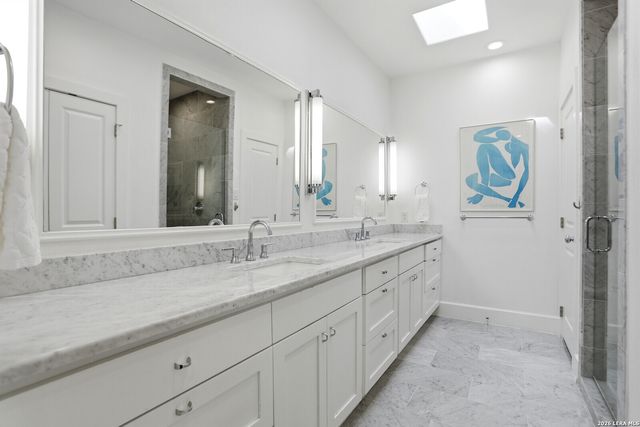 208 Grandview Pl Apt 2, Alamo Heights, TX 78209