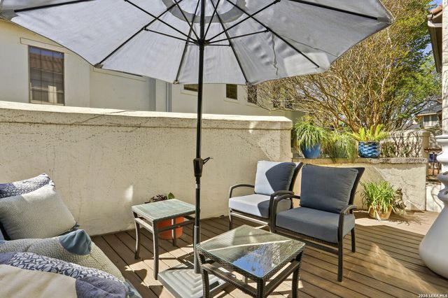 208 Grandview Pl Apt 2, Alamo Heights, TX 78209