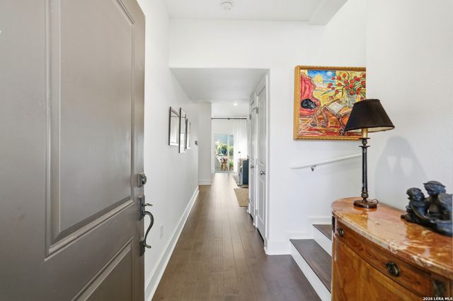 208 Grandview Pl Apt 2, Alamo Heights, TX 78209