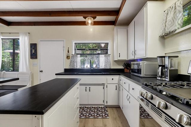 230 June Dr, Grass Valley, CA 95945