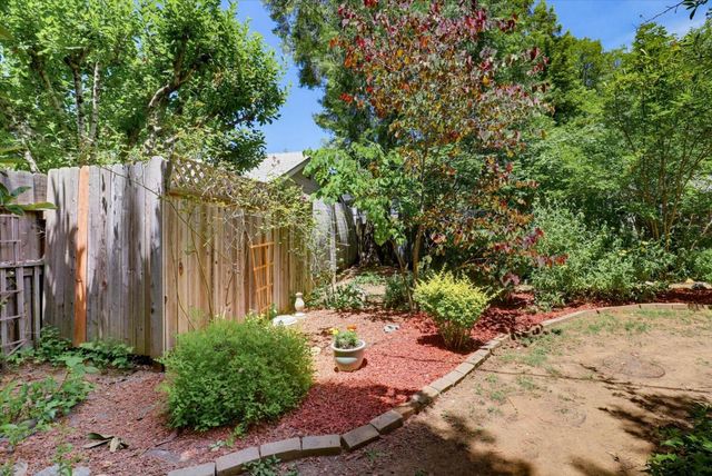 230 June Dr, Grass Valley, CA 95945