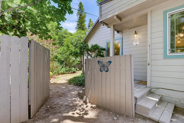 230 June Dr, Grass Valley, CA 95945