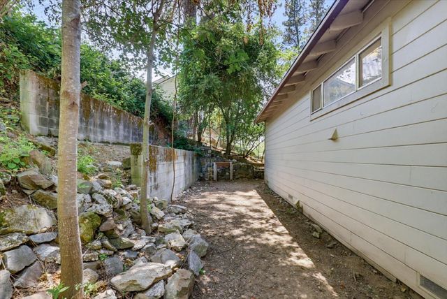 230 June Dr, Grass Valley, CA 95945