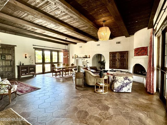 660 W Golf View Drive, Tucson, AZ 85737