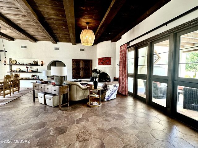 660 W Golf View Drive, Tucson, AZ 85737