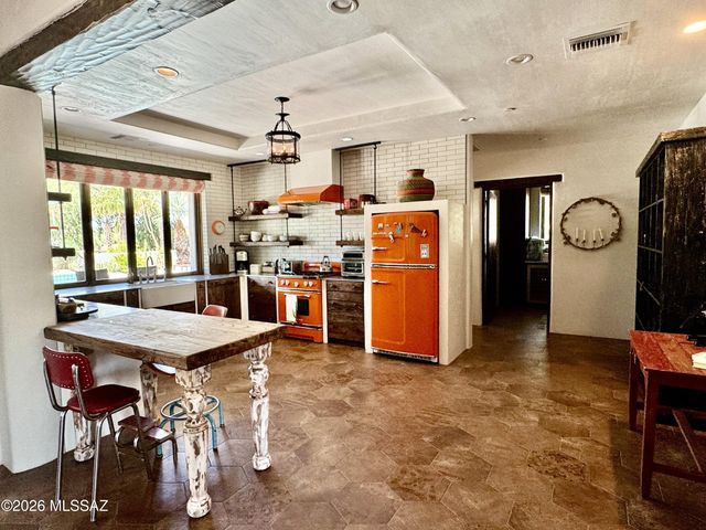 660 W Golf View Drive, Tucson, AZ 85737
