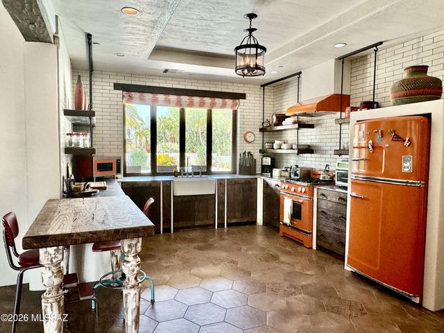 660 W Golf View Drive, Tucson, AZ 85737
