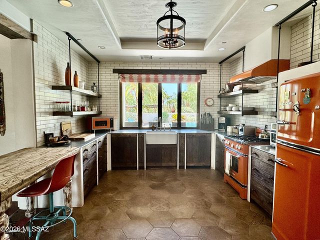 660 W Golf View Drive, Tucson, AZ 85737