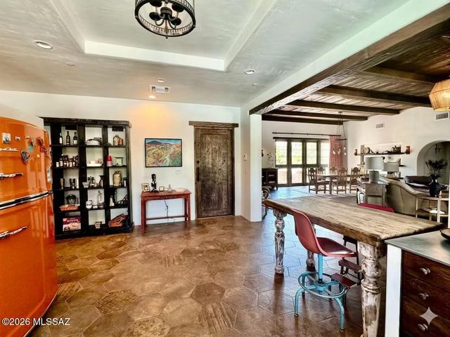 660 W Golf View Drive, Tucson, AZ 85737
