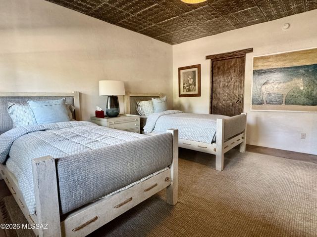 660 W Golf View Drive, Tucson, AZ 85737