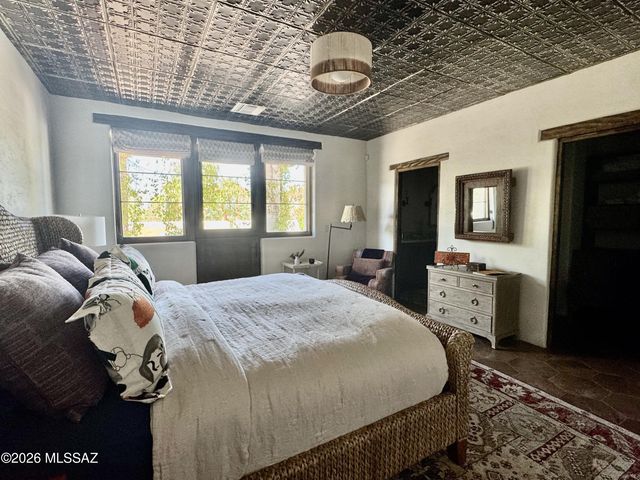 660 W Golf View Drive, Tucson, AZ 85737