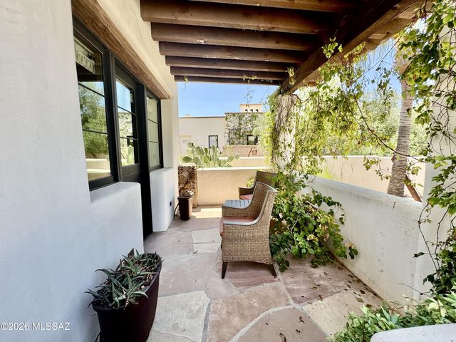 660 W Golf View Drive, Tucson, AZ 85737