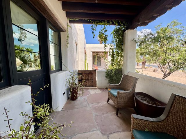 660 W Golf View Drive, Tucson, AZ 85737