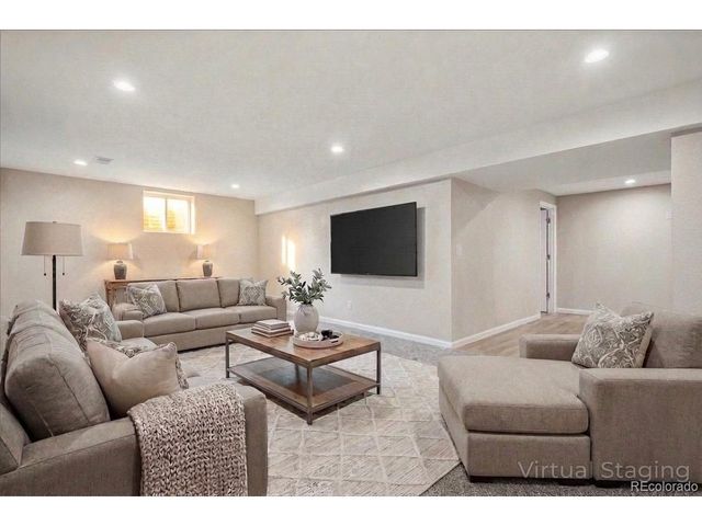 6040 W Elmhurst Dr, Littleton, CO 80128