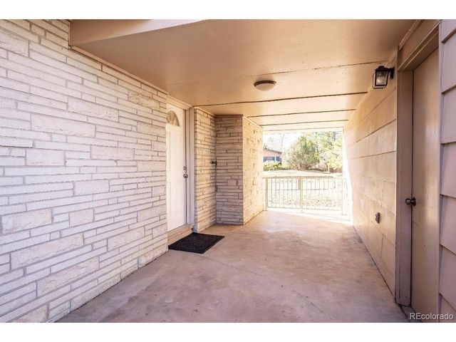 6040 W Elmhurst Dr, Littleton, CO 80128