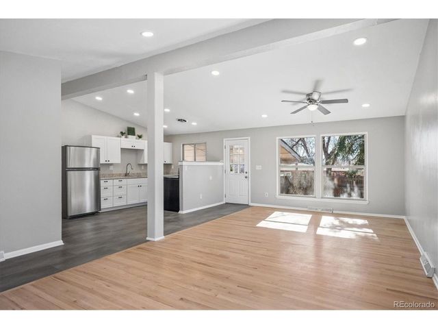 6040 W Elmhurst Dr, Littleton, CO 80128