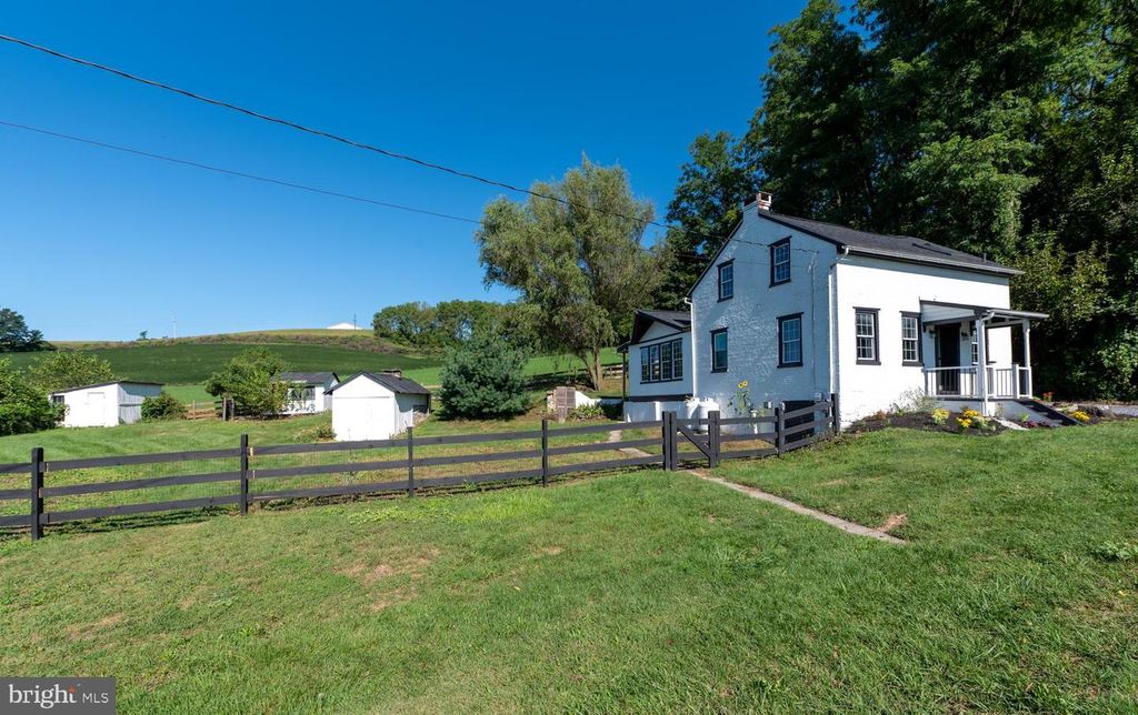 345 MAIDENCREEK RD, Fleetwood, PA 19522