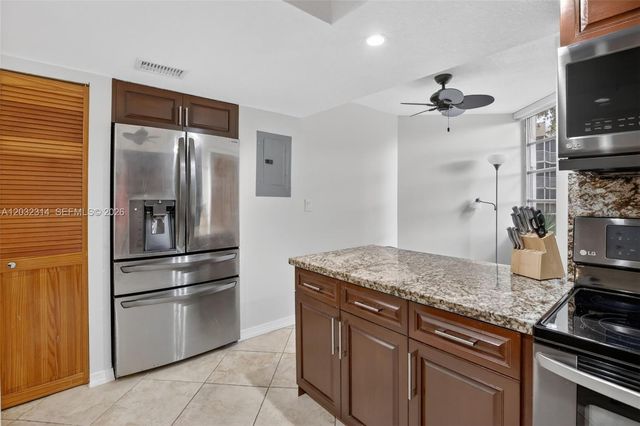 1911 Sabal Palm Drive 202, Davie, FL 33324