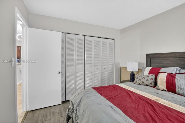 1911 Sabal Palm Drive 202, Davie, FL 33324