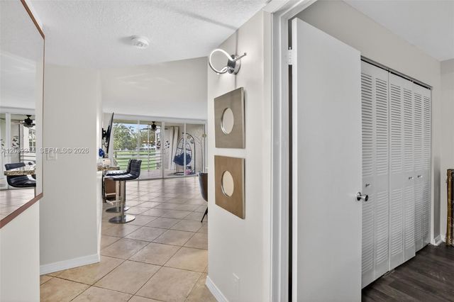 1911 Sabal Palm Drive 202, Davie, FL 33324