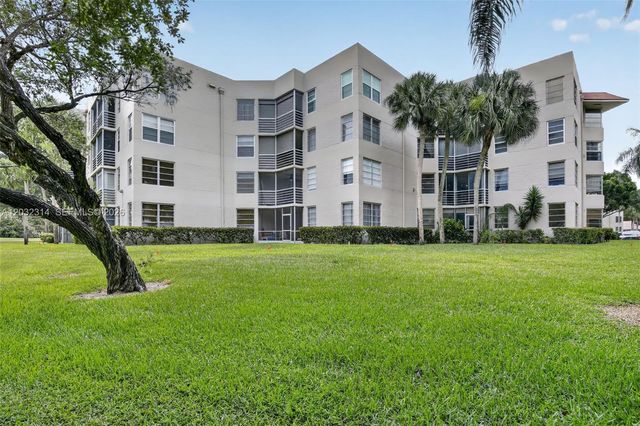 1911 Sabal Palm Drive 202, Davie, FL 33324
