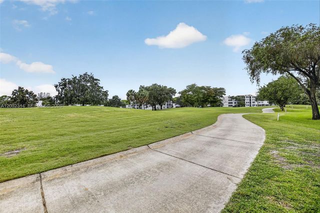 1911 Sabal Palm Drive 202, Davie, FL 33324