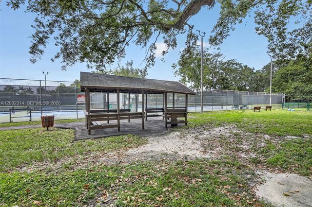 1911 Sabal Palm Drive 202, Davie, FL 33324