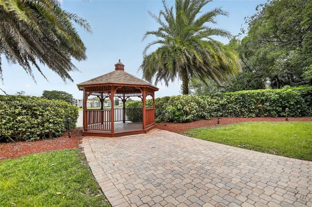 1911 Sabal Palm Drive 202, Davie, FL 33324