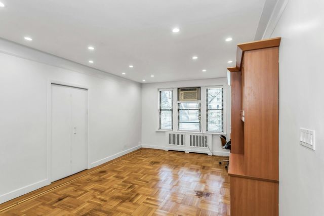 8380 118th St Apt 3P, New York City, NY 11415