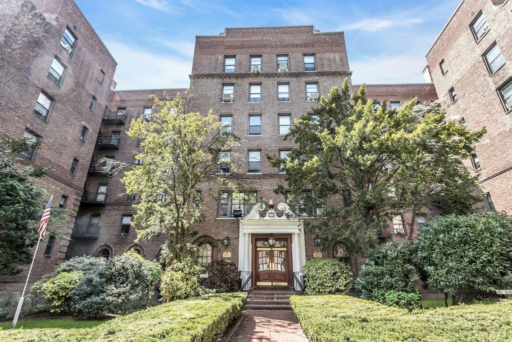 8380 118th St Apt 3P, New York City, NY 11415