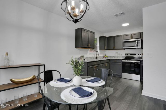 4949 AVENUE B, Jacksonville, FL 32209